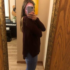 American Eagle maroon sweater